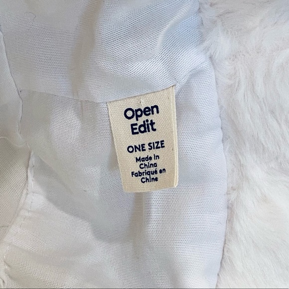 🌟HP🌟NWOT Off White Faux Fur Bucket Hat by Open Edit OS - Picture 9 of 10